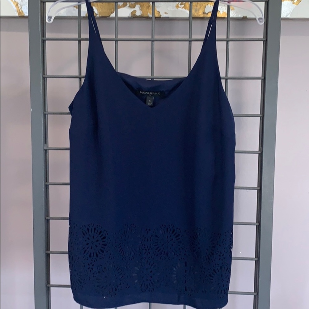 (PRE-LOVED) BANANA REPUBLIC EYELET TOP💖